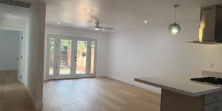 Fully Remodeled 3 Bedroom/ 2 Bathroom Duplex w/ Modern Finishes & Private Yard! Gallery 13