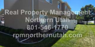 Lovely 2 Bedroom Townhome in Harrisville Available!! Gallery 21