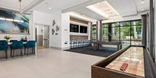 Everly on 401 Gallery 26