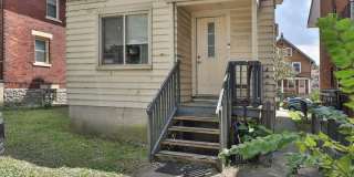 5br,1.5ba, FREE off-street parking, huge front porch, central AC, big backyard, recently remodeled, FREE washer/dryer  & 1 min walk to High St. Gallery 36