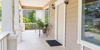 Spacious 4/3.5 w/ Master on Main and Fully Fenced Backyard! Gallery 8