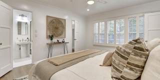 852 11th St Gallery 26