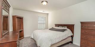 Beautiful 5-Bedroom Home in Brixworth Neighborhood with 2 Community Swimming Pools & Walking Trails Gallery 25