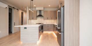 Partially Furnished Luxury Westside Townhome! Gallery 7