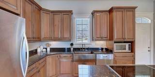 GORGEOUS LAKE HOUSE! 3 Bedrooms/3.5 Baths w/Office+Bonus Rm, $3,900 monthly GORGEOUS LAKE HOUSE! 3 Bedrooms/3.5 Baths w/Office+Bonus Rm, $3,900 monthly Gallery 12
