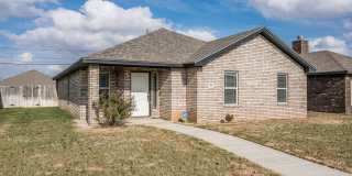 4 BEDROOM!!! Located in River Road Gallery 1