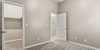 916 Keenland Ave Gallery 24
