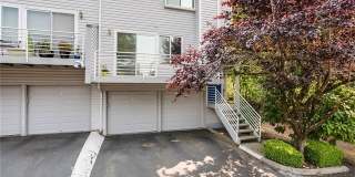 Beautiful 2 Bed 1.5 Bath in Sought After Woodridge, Bellevue. Gallery 1