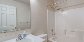 3 Bedroom, 2.5 Bath Condo in Madrona Heights - Water/Sewer/Garbage included! Gallery 15