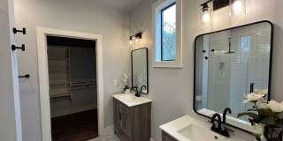 2BED / 1BATH Condo/Townhome For Lease! Available NOW! Gallery 26