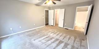 Updated 3BD/2.5BTH Townhome with Exspansive Deck & Attached Garage! Gallery 13