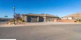 Stunning 2 Bedroom Fully Furnished Home. Community Pool & Mini Golf! Gallery 69