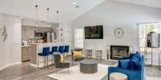 Hub at 934 Apartments Gallery 1