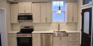 Newly Renovated Duplex in the Hill Gallery 1