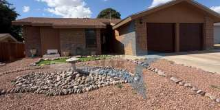 3 Bedroom 2 Bathroom House with large backyard and Bonus room! Gallery 1