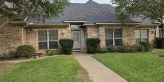 Spacious 3/2 townhome in great location Spacious 3/2 townhome in great location Gallery 1