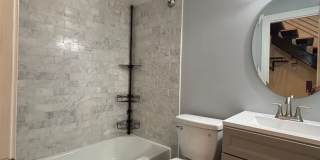 Executive Row Home In NW DC with Designer Finishes Gallery 8