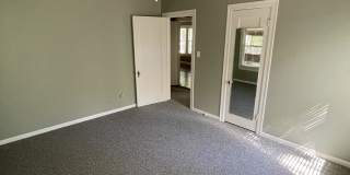 935 Allen Avenue Gallery 27