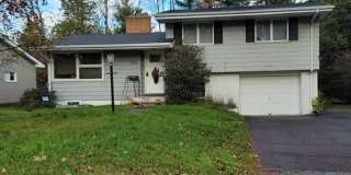 Duluth MN - 6 Bed - 2 Bath - Single Family Home Gallery 1