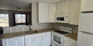 Ranch Style Townhome in convenient location Gallery 5