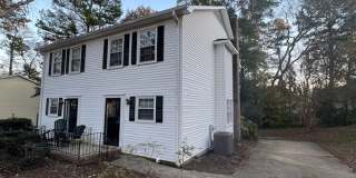 Great Location ! This 2 bedrooms, 1.5 bath townhome is conveniently located in Greer close to shopping, restaurants, GSP, downtown Greer, Greenville and Spartanburg! Gallery 1