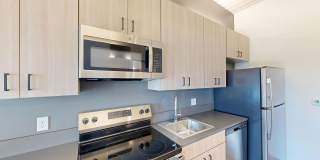 418 E Grand Ave Gallery 5