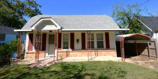 Charming 2 Bedroom House w/Fenced Yard! Gallery 1