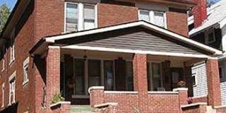 4 Bedroom North Campus Newly Remodeled House with 2 Decks and Patio Gallery 5