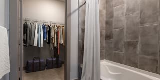 The Cosmopolitan Gallery 17