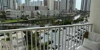 300 Bayview Dr Gallery 15