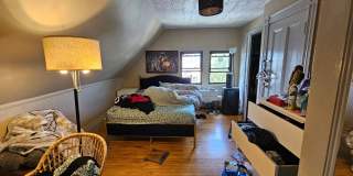 1.5 Bed Spacious Top-Floor Allston apt! Gallery 1