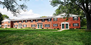 Carriage House West Gallery 19