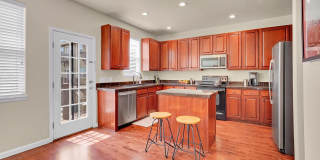 Immaculate 3 Bedroom Townhome Near Downtown COS Gallery 1