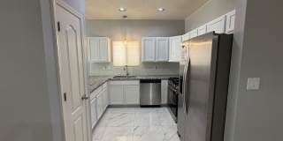 Beautiful Luxury Single Story Town Home Available Near Coors Blvd NW & Dellyne Ave NW! Gallery 8