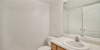 Beautiful Pet Friendly 3 bed/2.5 bath Townhome in Layton! Available on August 19th! Gallery 4