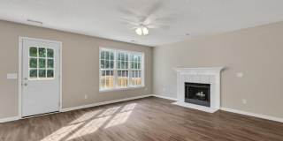 Spacious 4BR/2.5 Bath in the Jacksonville Commons Area Gallery 10