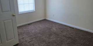 2 Bed / 1 Bath Downstairs Apartment Gallery 1