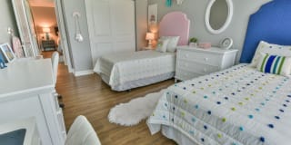 Verona at Naylor Metro Gallery 22