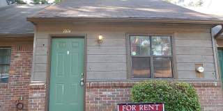 AWESOME 2/2 w/ Washer/Dryer, Vaulted Ceilings, Split Plan, Walk In Closet,  More! Walk/Bike to FSU/TCC! $1175/month Avail April 1st! Gallery 1