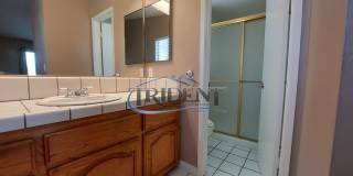 2 story, 3 bedroom, 2 1/2 bath house Gallery 14