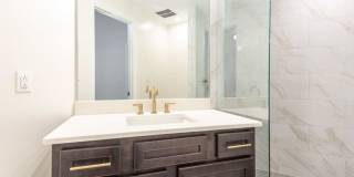 Modern Downtown Memphis Condo with Prime Location Gallery 8