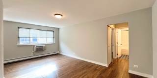 528 W Oakdale Gallery 3