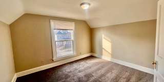 Ginormous 6 Bed Single family home with all Appliances Near Lake Michigan! Gallery 18