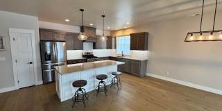 CUSTOM BUILT HOME IN NEWER UPCOMING EAST MEDFORD Gallery 4