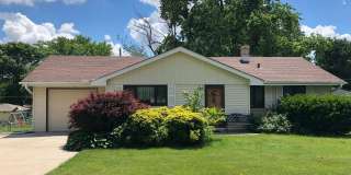Large 4 bedroom 2 bath home right off of West Center Gallery 1