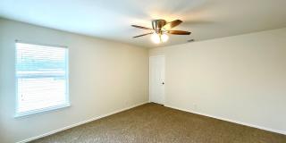 **APPLICATION RECEIVED** Spacious 5-Bedroom Retreat with 2-Car Garage & Prime Location Near Lackland AFB! Gallery 29