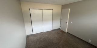 Spacious 2 bedroom in downtown location Gallery 40