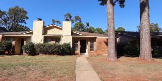 AVAILABLE NOW!  Southern Hills - 4 Bed 2 Bath Apartment Gallery 1