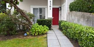 2Bd/2Ba Bellevue Condo Gallery 1