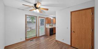 Charming 3BR Townhome in Lincoln Gallery 7